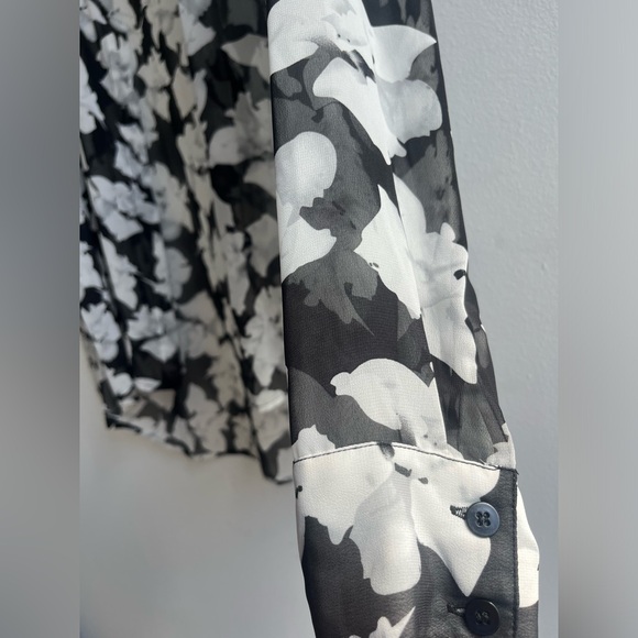 Philosophy Floral Printed Chiffon Top - Picture 5 of 6